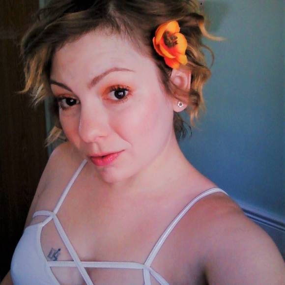 Meet your Posher, Rachel - Picture 1 of 1